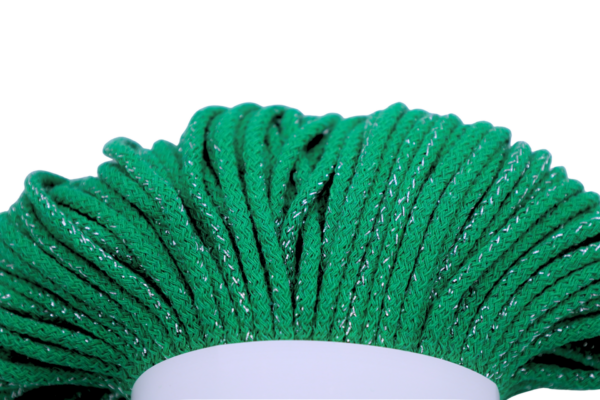 Csillogó zöld zsinórfonal Csillogó zöld zsinórfonal