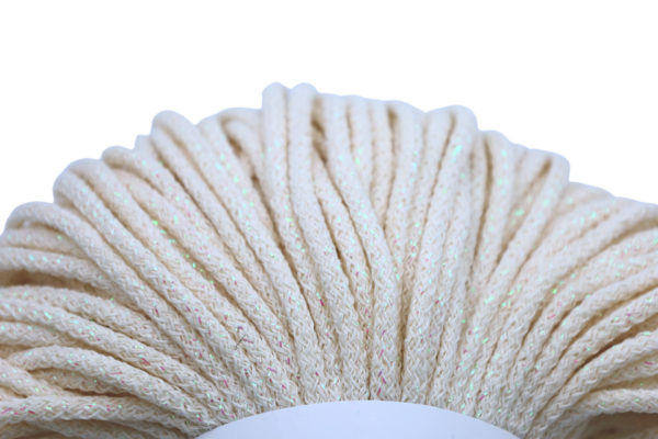 Csillogó krémgyöngy zsinórfonal Csillogó krémgyöngy zsinórfonal