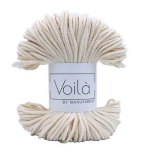 Csillogó krémgyöngy zsinórfonal