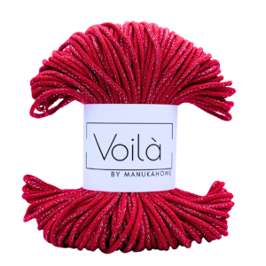 Csillogó tűzpiros zsinórfonal