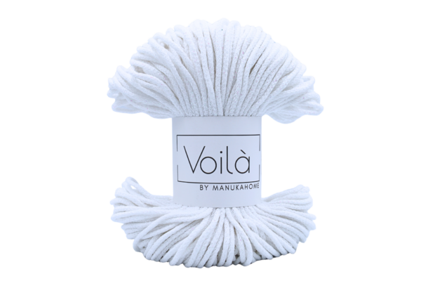 Csillogó gyöngyfehér zsinórfonal