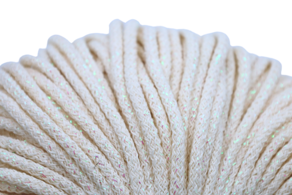 Csillogó krémgyöngy 5mm-es zsinórfonal Csillogó krémgyöngy 5mm-es zsinórfonal