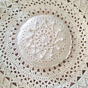 Horgolt díszpárna Gloria-4