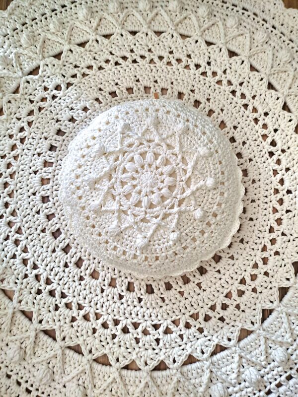 Horgolt díszpárna Gloria-4