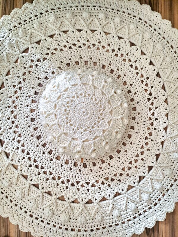 Horgolt díszpárna Gloria-1