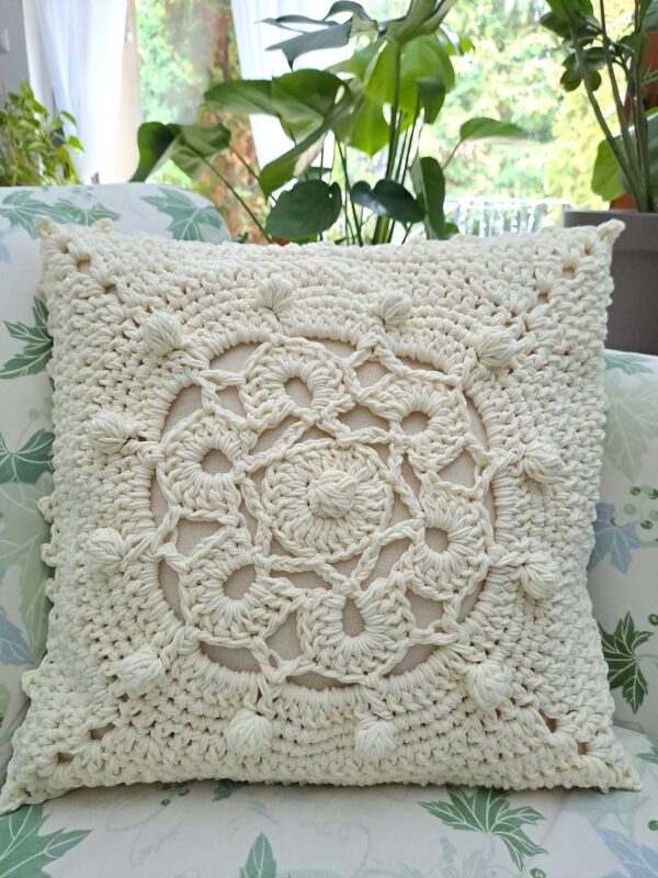 Horgolt díszpárna Enola